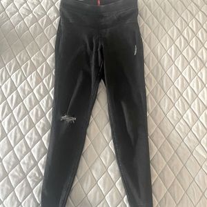 Comfiest black spanks jeans!